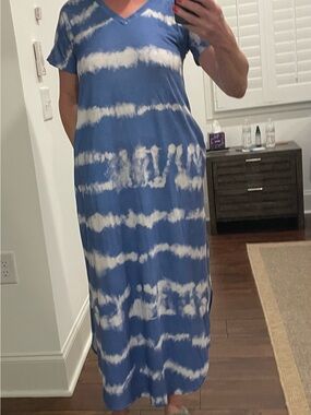Blue Tie-Dye V-Neck Maxi Dress - Women's Comfortable Summer Dress